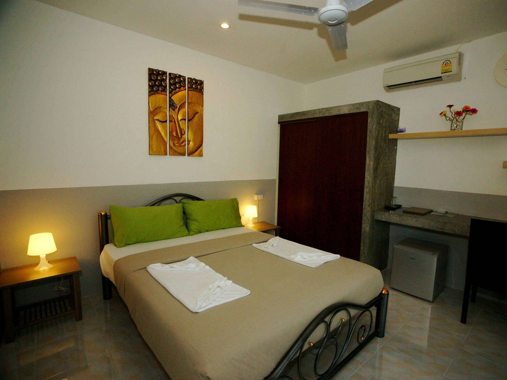 Cafe Del Sol Bed & Breakfast เกาะเต่า ภายนอก รูปภาพ